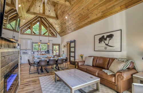 East Ellijay Cabin | Roman’s Ridge - View, sauna, hot tub, game rooms