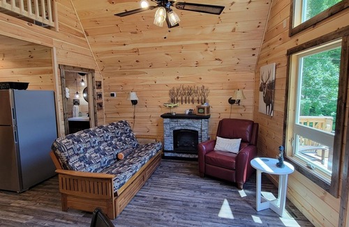 Whittier Cabin | Romance & Relaxation w Hot Tub, Robes, Firepit.