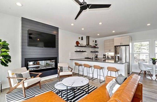 Northeast Virginia Beach Villa | Rooftop Deck and Ocean Views with VB Local Life!