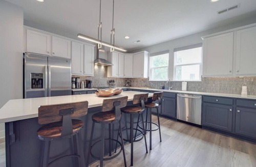NoDa House | Rooftop Retreat — Heart of NoDa—Light Rail—Sauna