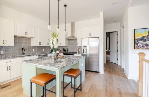 McFerrin Park House | Rooftop Retreat & Skyline Views