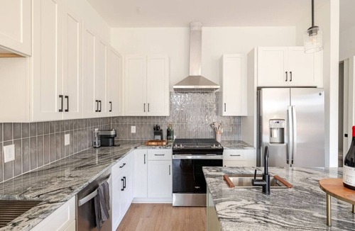 McFerrin Park House | Rooftop Retreat & Skyline Views
