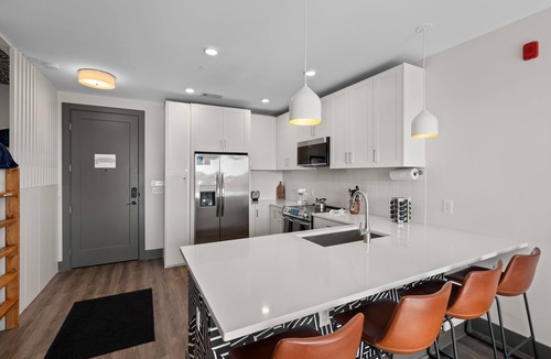 Rolling Mill Hill Condo | Rooftop Views, Downtown, Gym, Best Restaurants, In Nashville Close to Cordelle