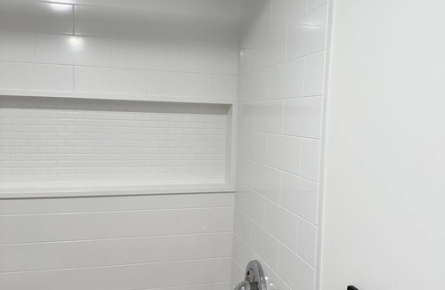 Fort Gary House | Room-haven in the Prairies Full 2BR