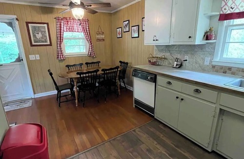 Mouth of Wilson House | Rugby Mountain House Unplugged