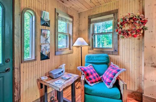 Ennice House | Rustic Cabin w/Patio & Pond on Blue Ridge Parkway