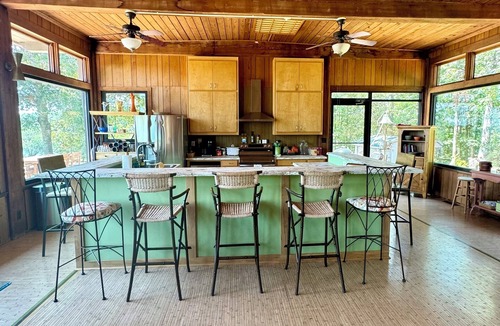 Anderson House | Rustic Charm on Lake Hartwell – Lakefront Retreat, Private Dock, Stunning Views