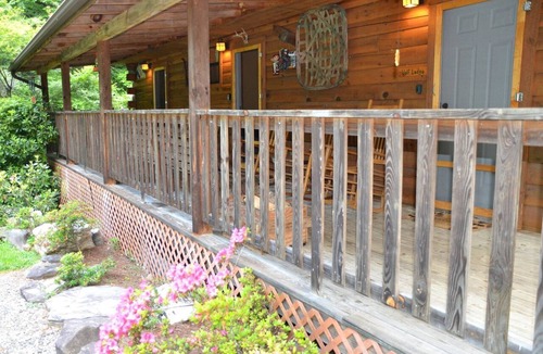 Cherokee Cabin | Rustic Family-Friendly Log Cabin in the Smoky Mountains, North Carolina