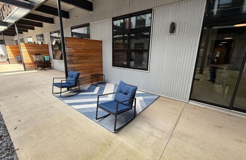 Judson Apartment | Rustic Meets Modern 2BR 2BA