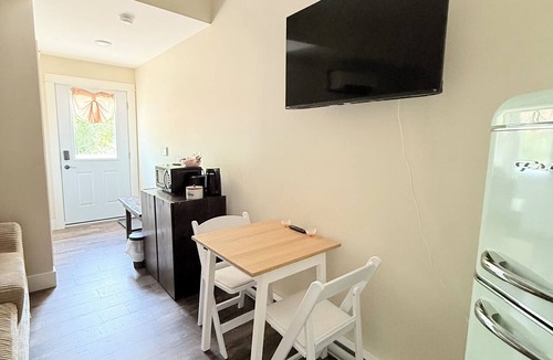 North Alton Apartment | Sakura Valley Studio Suite #2 | Private Entrance in beautiful Annapolis Valley