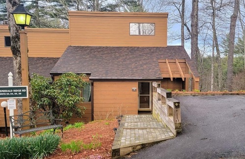 Sapphire House | Sapphire Mountain View Escape: Resort Amenities, Family & Pet Friendly!