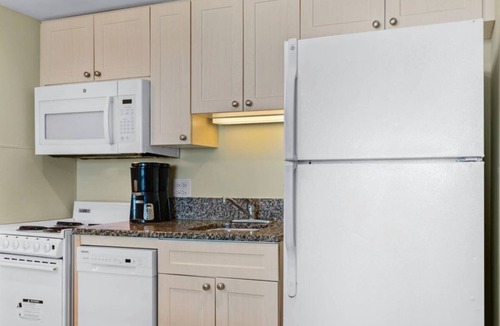 Crescent Beach Resort | Seaside Escape: 1BR Side-View Villa in North Myrtle Beach