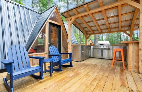 Oxford Cabin | Secluded A-Frame Cabin Retreat in Oxford