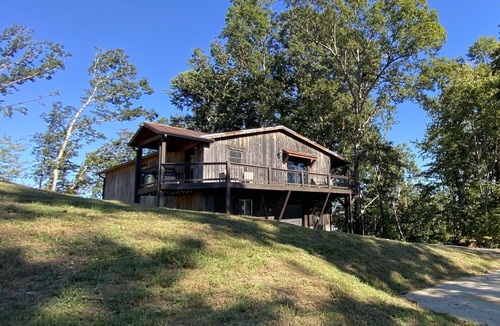 Pickens Cabin | Secluded cabin 365° views pet friendly fire pits #1 place to enjoy fall foliage