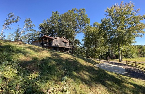 Pickens Cabin | Secluded cabin 365° views pet friendly fire pits #1 place to enjoy fall foliage