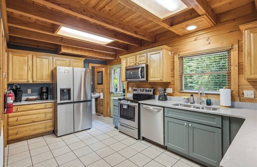 Wears Valley Cabin | Secluded Cabin near heart of Wears Valley