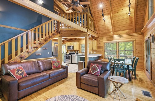 Wears Valley Cabin | Secluded Cabin near heart of Wears Valley