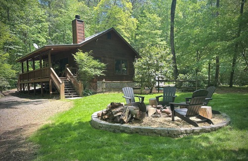 Unaka Cabin | Secluded Creekside Cabin Fire Pit Trout Fishing Pet Friendly