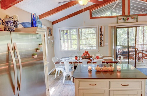 Gumlog Cabin | Secluded Lake Front Cabin - on Lake Hartwell, with Dock, Fenced Yard, Fire Pit.