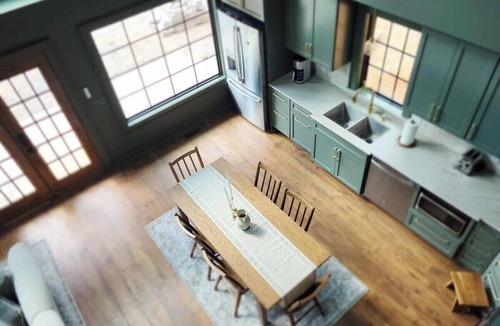 Faber Cabin | Secluded Mountain Cottage in Virginia Wine Country