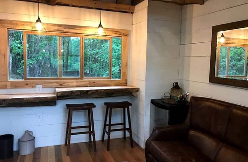 Salem RV Rental | Secluded Tree House Rental with a Sleeping Loft near Lake Jocassee in South Carolina