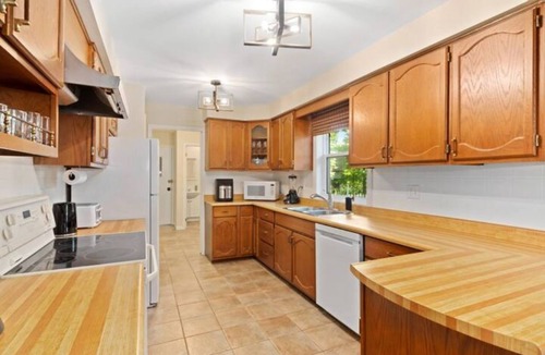 Kettle Point 44 Cottage | * See the Beach from the Porch Walk to Shore!