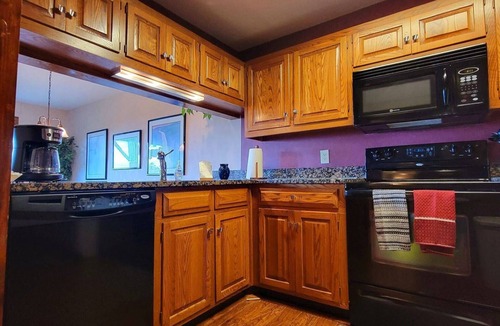 Sugar Mountain Condo | Serene & Cozy ★ Jetted Tub ★ Fireplace ★ Long Mountain view ★ Close 2 Resort