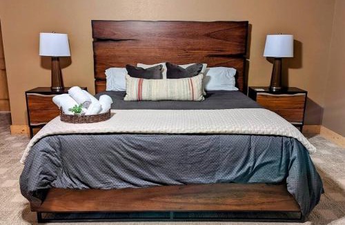Maggie Valley House | Serene Green - Views, Hot Tub, Skiing, Tubing, Gas Fireplace