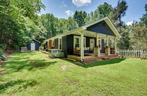 Greenville Cottage | Serene Greenville Cottage: 6 Mi to Paris Mtn!
