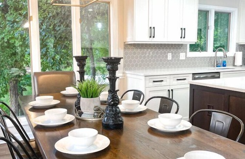 Bowling Green Cottage | Serene Lake Views Hot Tub BBQ Kayaks