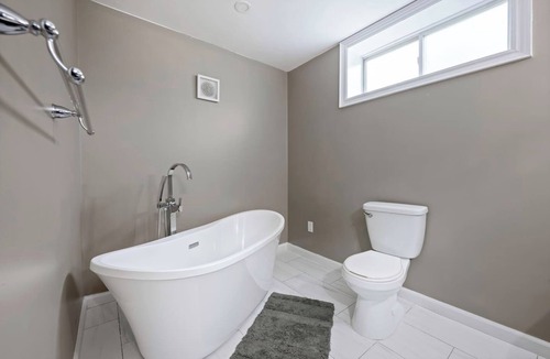 Melancthon Other | Serene Paradise - Farmhouse with Pond & Hottub