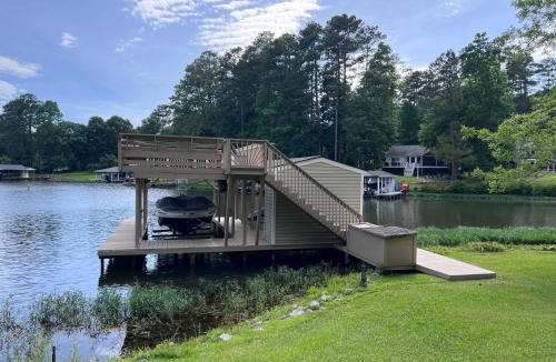 Henrico House | Serenity at the Lake Gaston Peaceful, Waterfront, 3 King Bed, Water Toys, Firepit