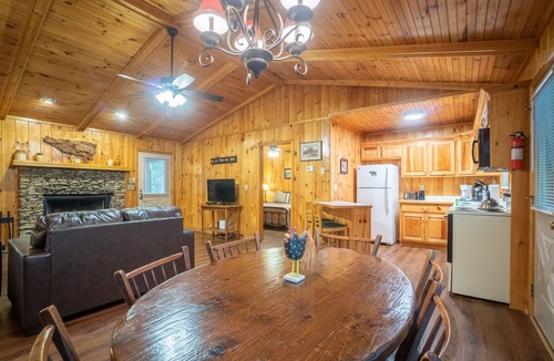 Sautee Nacoochee Cabin | Settin' on the Creek - 10% OFF or 4th Night Free - Ask for details!