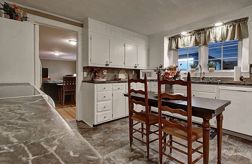 Shady Valley House | Shady Lane Farm Homestead - Mountain Retreat, Hot Tub, Fire Pit, Sleeps 10
