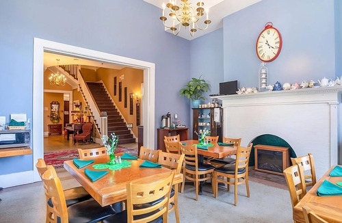 Abbeville House | Short Drive to Greenwood City Garden! FREE Onsite Parking, Breakfast!