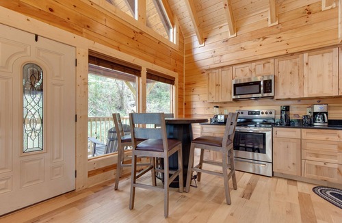 Gatlinburg Cabin | Simply Unforgettable by Jackson Mountain Rentals