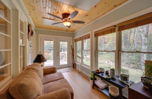 Newland House | Ski & Hike! Creekside Cabin 7 Mi to Linville Falls