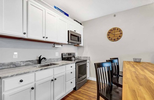 Sunday River Area Condo | Ski-In/Ski-Out Sunday River Condo: Sunrise C-105