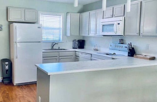 Peletier Villa | Skipping Stones ~ Silver Creek ~ Close to beaches!