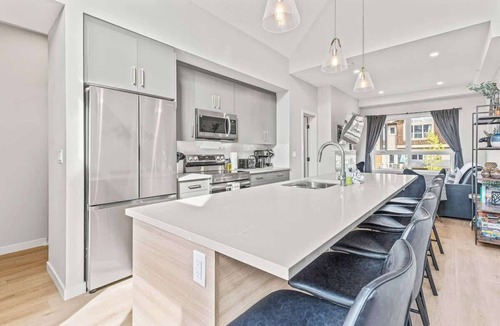 Canmore Apartment | Sky Mtn Resort- Private Garage, Hot Tub, Pool
