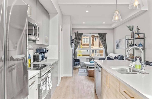 Canmore Apartment | Sky Mtn Resort- Private Garage, Hot Tub, Pool