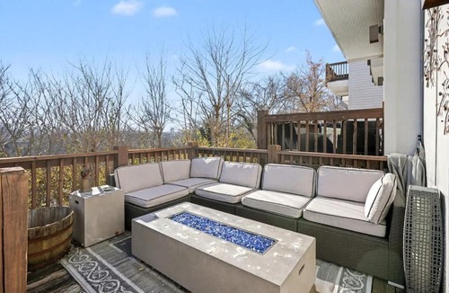 Katie Hill Neighborhood House | Skyline View-Patio & Fire Pit-Mins to Germantown