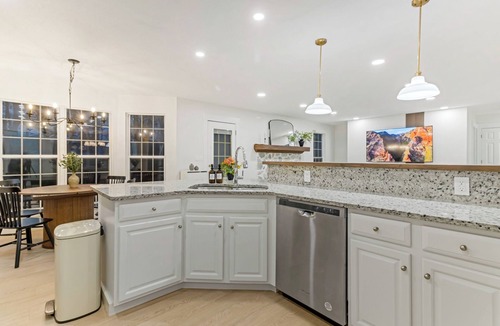 Boiling Springs House | Sleeps 12 | 2 King beds w/Gym, Ping-Pong, Arcade, BBS Spartanburg & Greenville