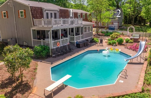 Mount Mourne House | Sleeps 30!- Pool - Hot tub- Epic Game Room - Arcades - Pool Table - Lake Norman