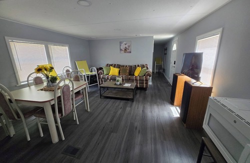 Eutawville House | Smoke-Free, No pets allowed. Great space for relaxing, family, fishing, hunting