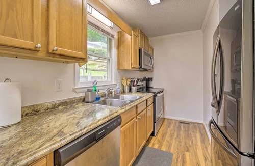 Maggie Valley Cottage | 'Smoky Mountain Solace' Home in Maggie Valley