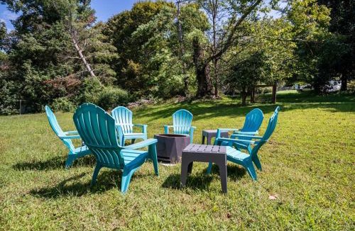 Knoxville House | Smoky Retreat - King Bed - Hot Tub - Near Knox