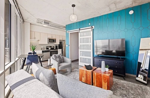 Sobro Apartment | SoBro Rooftop Stay | Work & Relax Near Country Music Hall of Fame