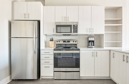 Hillsboro West End Apartment | Sonder Belcourt | One-Bedroom Apartment w/Balcony