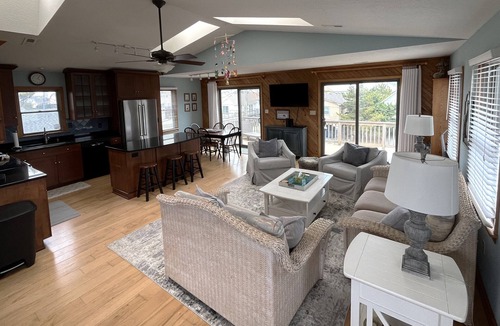 South Nags Head Cottage | South Nags Head, 5 min walk to the beach